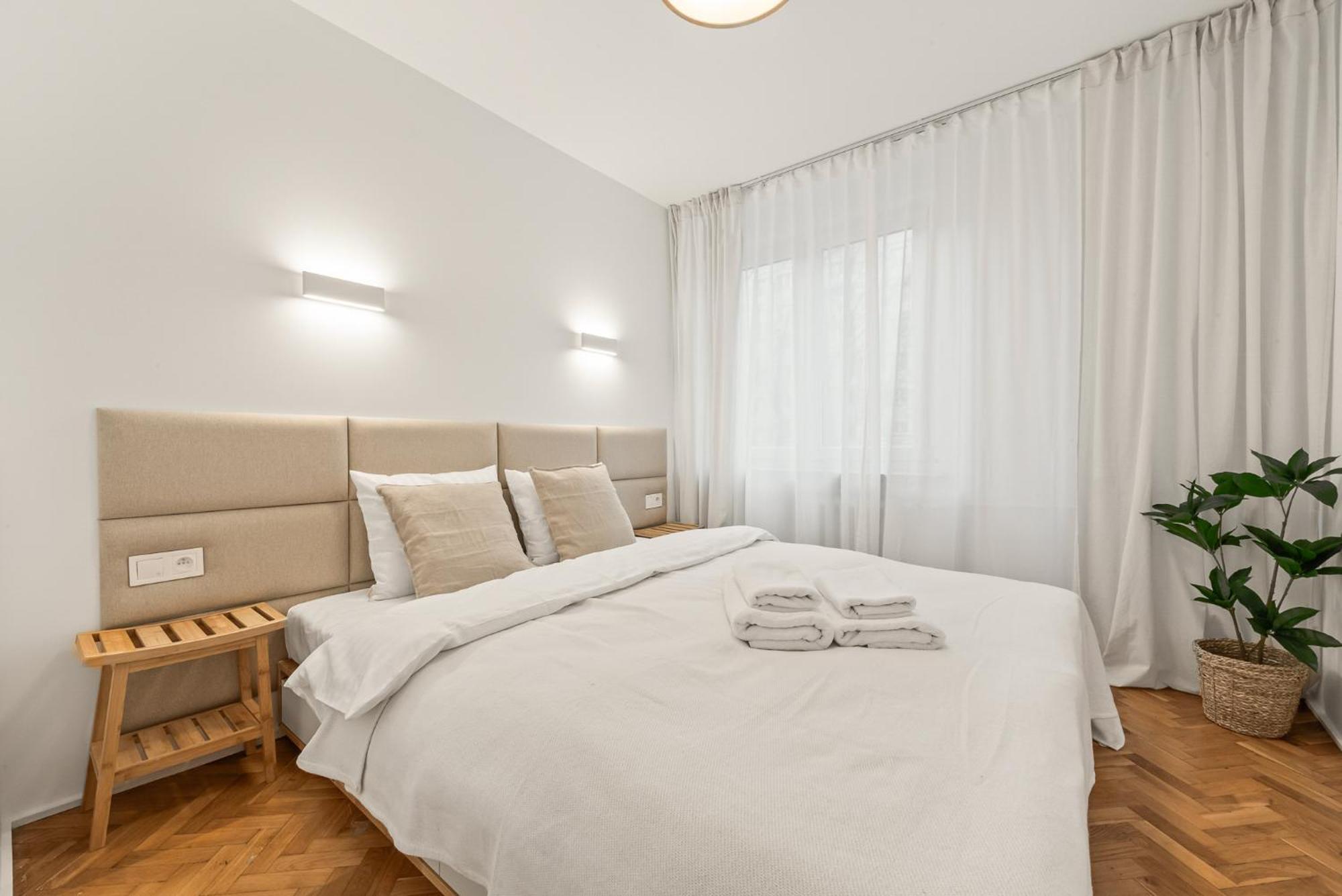 Rentplanet - Apartamenty Przy Palacu Kultury I Nauki Warsaw Exterior photo